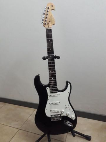 Guitarra stratocaster tagima t735