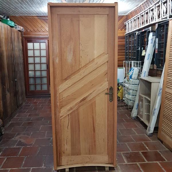 Portas de madeira varios modelos NOVAs - Aberturas Canelense