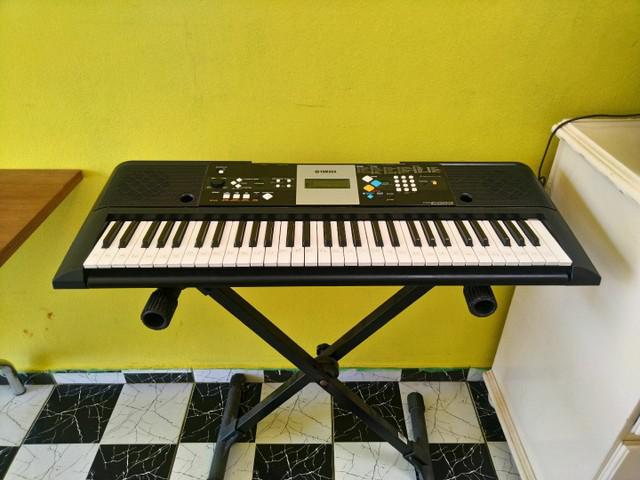 Teclado yamaha psr e223