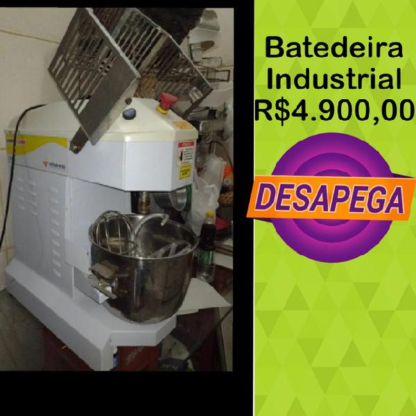 Balcão refrigerado e batedeira industrial