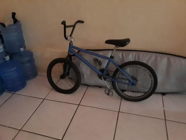 Bike, BMX, semi Nova, pra quem gosta de freestily