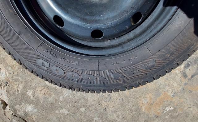 Pneu e roda goodyear zero nunca rodou.