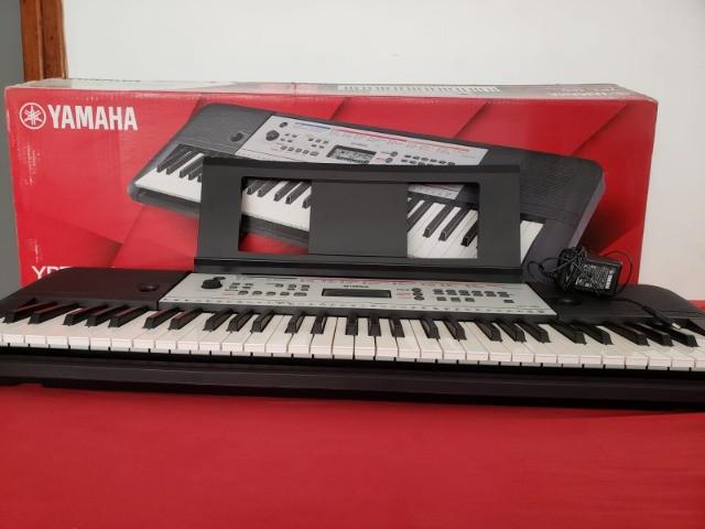 Teclado musical yamaha ypt 260