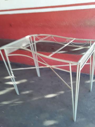 Base de mesa ou aparador antigo em ferro todo desenhado