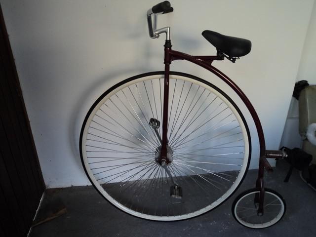 Bicicleta antiga velocípede shakebone penny farthing 1840