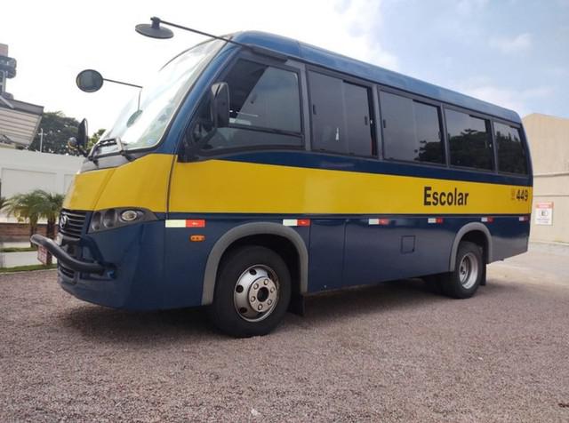 Transporte escolar sítio cercado