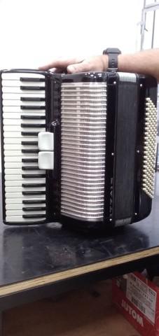 Acordeon 120 baixos reduzida italiana