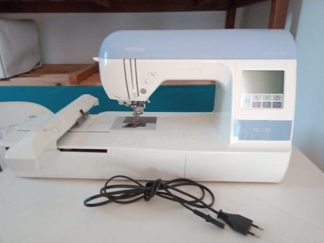 Maquina de Bordar Brother PE 770