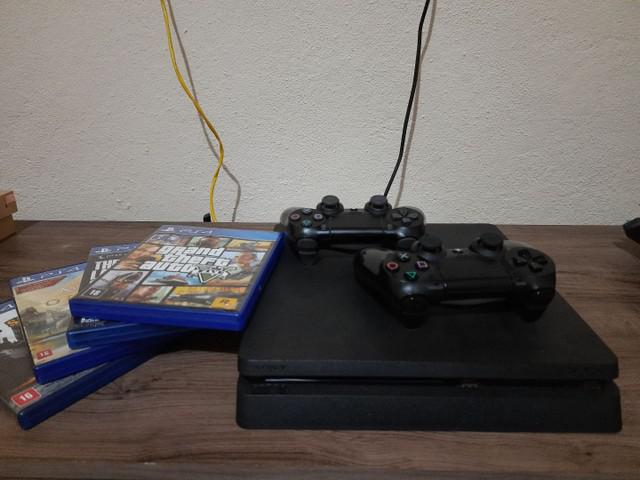 Ps4 em ótimo estado de conservação