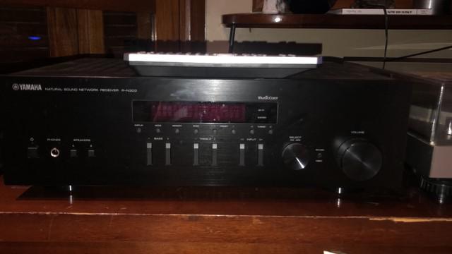 Receiver Yamaha Rn- 303