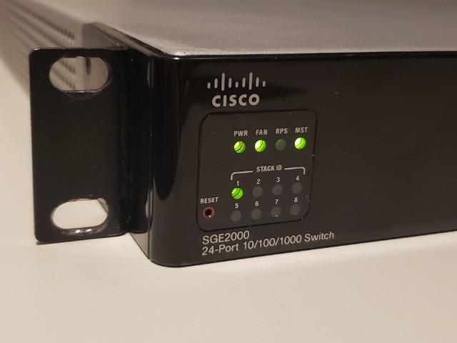 Switch Cisco 24 Portas Gigabit + 4p Sfp - Sge2000