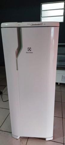 Vendo geladeira electrolux de gelo seco 320 litros valor 480