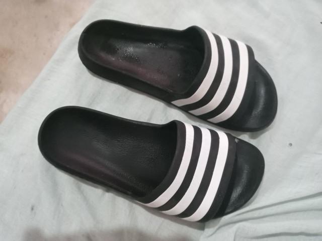 Chinelo adidas usado. n°36