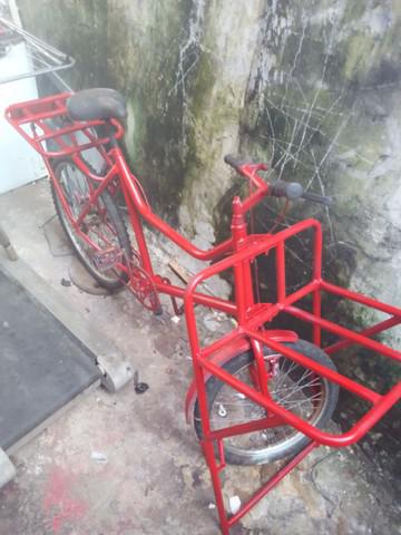 BICICLETA CARGUEIRA.