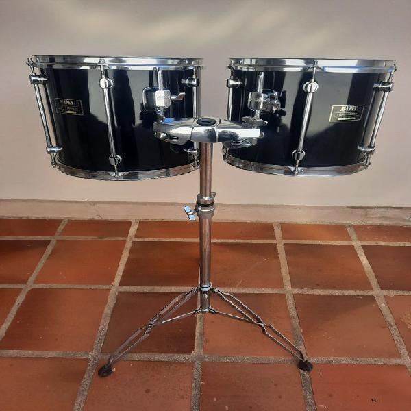 Par de tons Mapex em ótimo estado.