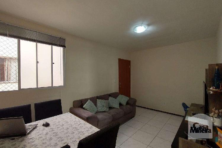 Apartamento, Diamante, 2 Quartos, 1 Vaga, 0 Suíte