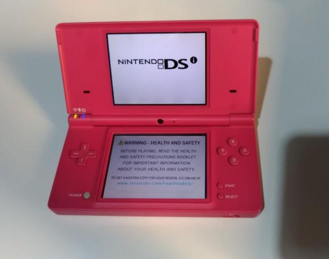 Nintendo dsi rosa usado