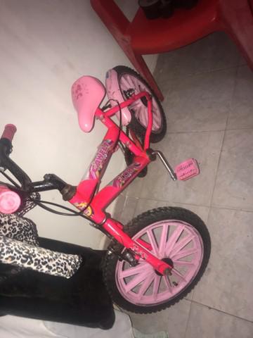 Bicicleta infantil pra menina