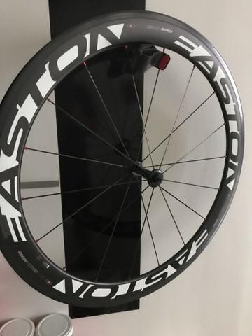 Roda dianteira Easton EC 90 aero clincher