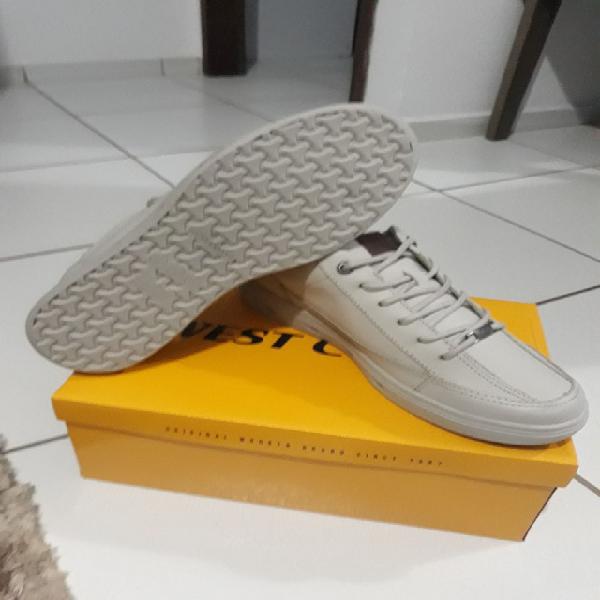 Tenis em couro west coast tam 40