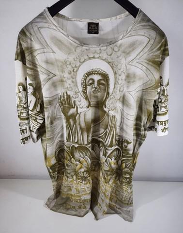 Camisa branca com estampa buda