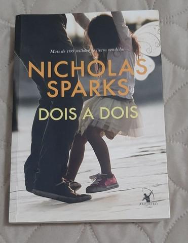 Livro nicholas sparks dois a dois