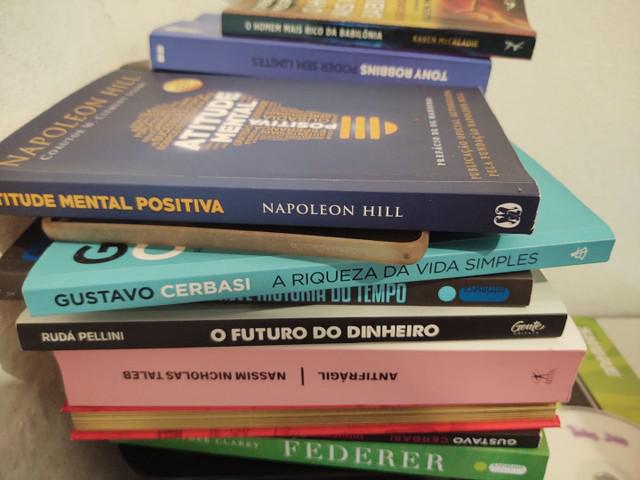 VENDO DIVERSOS LIVROS, PREÇO POPULAR