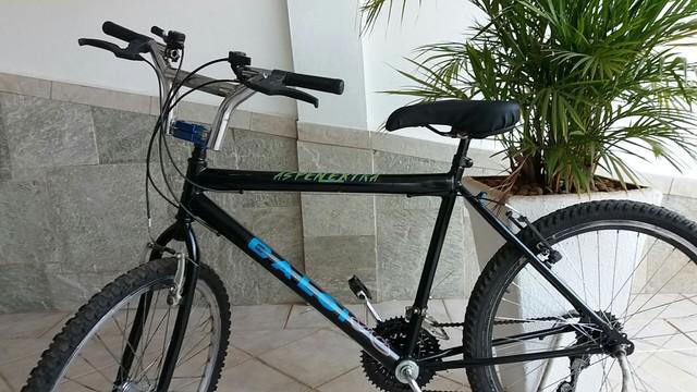 Bicicleta Mountain bike aro 26