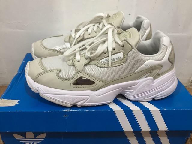 Tênis adidas falcon branco