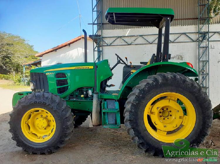 Trator John Deere 6100 J 4x4 ano 21