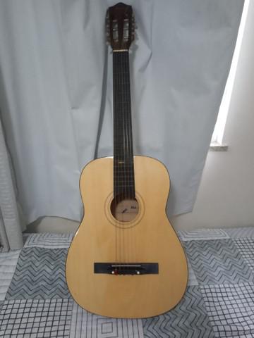 Violão em perfeito estado