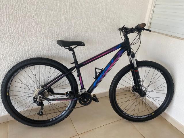 Bicicleta aro 29 menos de 1 ano de uso (ver