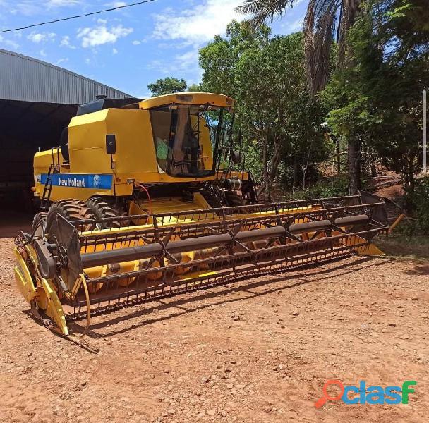 Colheitadeira New Holland TC 5090