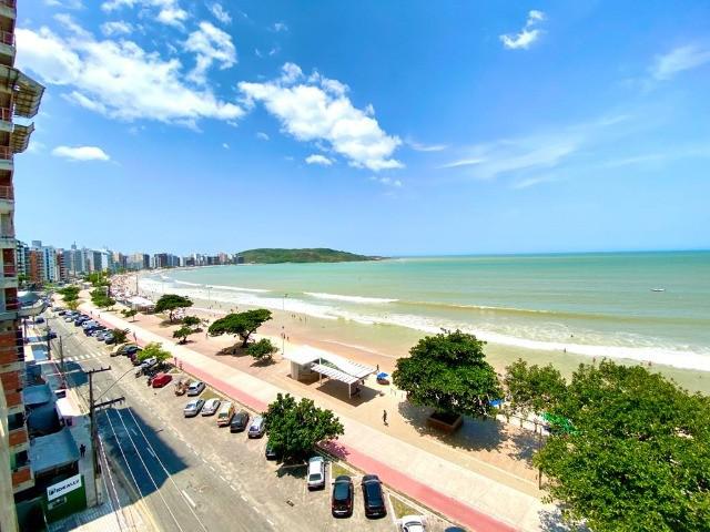 Apto frente mar 3qts, sendo 1 suíte e 1 GAR + wi fi