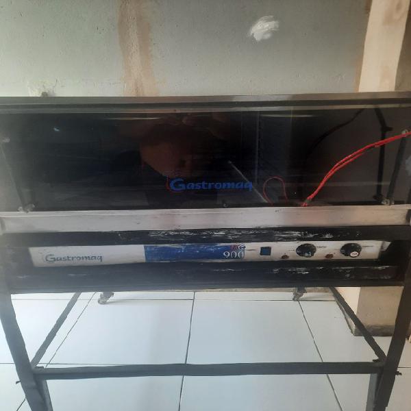 Vende se um forno elétrico industrial