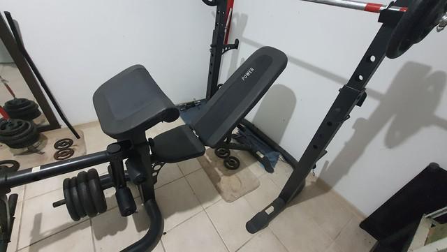 Mesa musculação com 1 barra para supino + 1 barra rosca