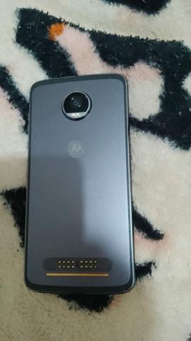 Moto z2 play