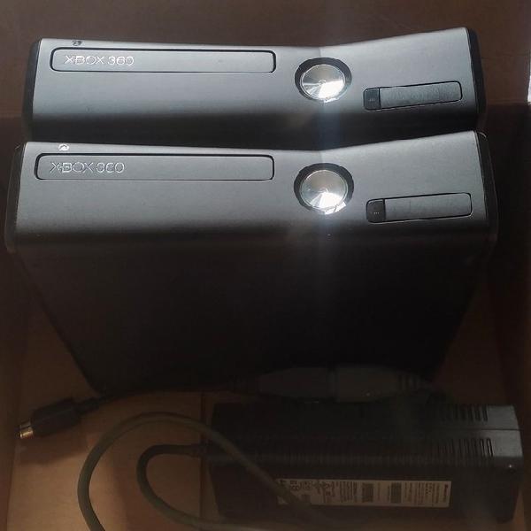 Dois Xbox 360 pra conserto