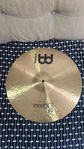 Prato de bateria MEINL Byzance 18 medium crash