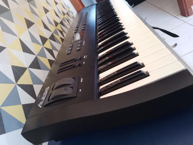 Sintetizador Alesis QS6