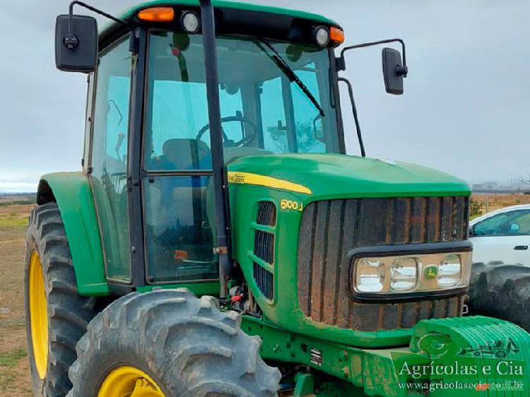 Trator John Deere 6100 J 4x4 ano 19