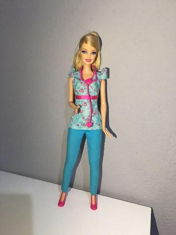 Boneca barbie médica