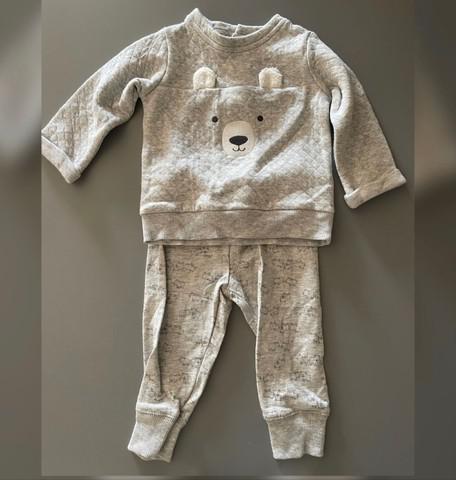 Conjunto carters, 09 meses, casaquinho com abotoamento