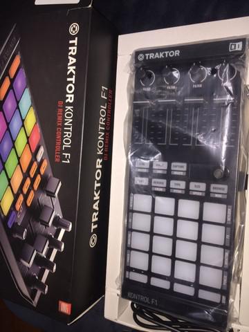 Traktor Kontrol F1 (novo)