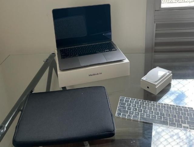 macbook air 512gb + magic mouse + acessórios (10 meses de