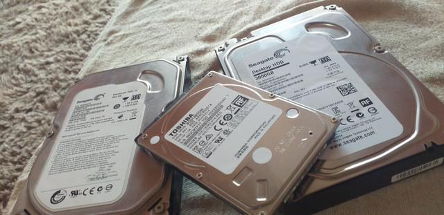 HD Toshiba (Notebook) e Seagate (PC); 500gb e 3Tb