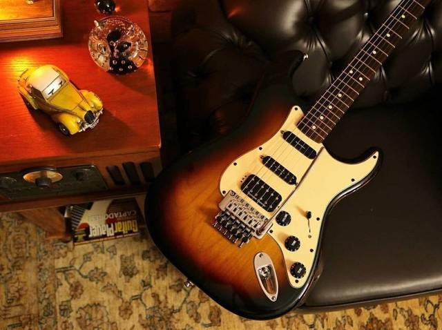 Fender stratocaster hss - floyd rose, mex - sunburst 2010 -