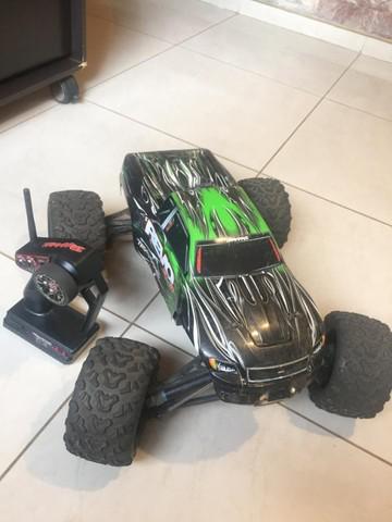 Automodelo Revo 3.3 Traxxas - Carrinho de controle remoto à