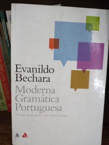 Vendo livro Gramática Portuguesa de Evanildo Bechara por 30