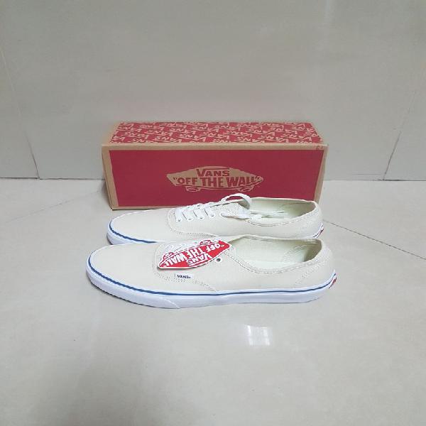 Tênis vans authentic 40